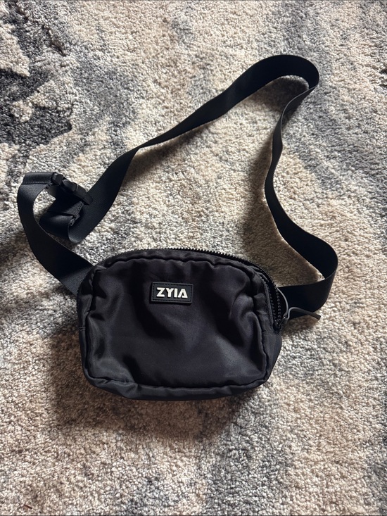 ZYIA Handbags - ZYIA Black Crossbody Sling Bag